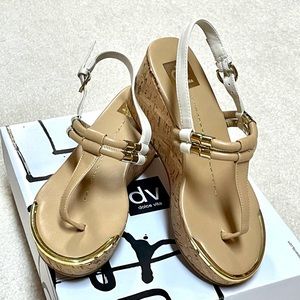 DV Dolce Vita Wedge Thong Sandals Sz 7.5